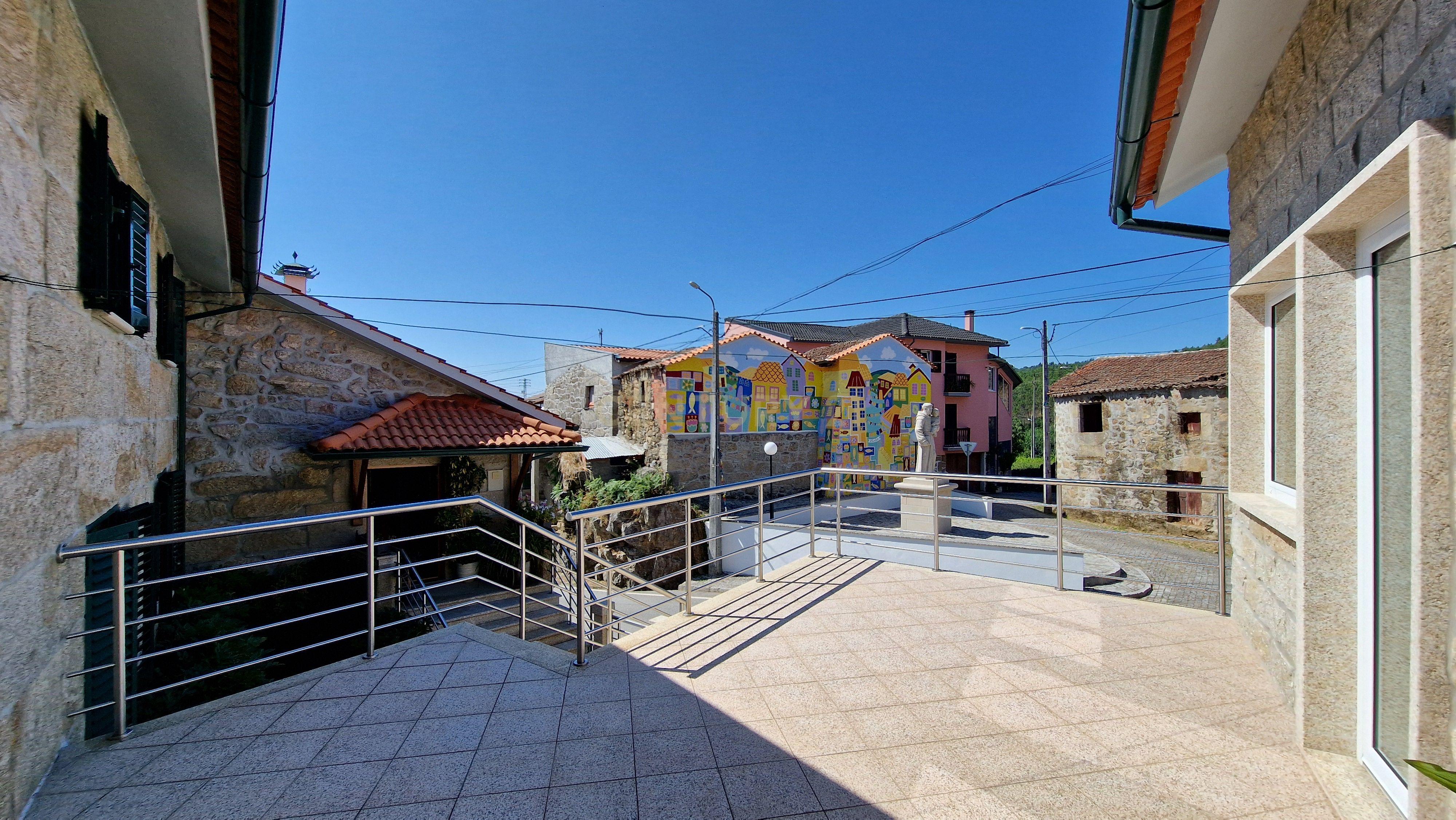 Moradia T7 em pedra com jardim, próxima da cidade de Viseu! - Image 11