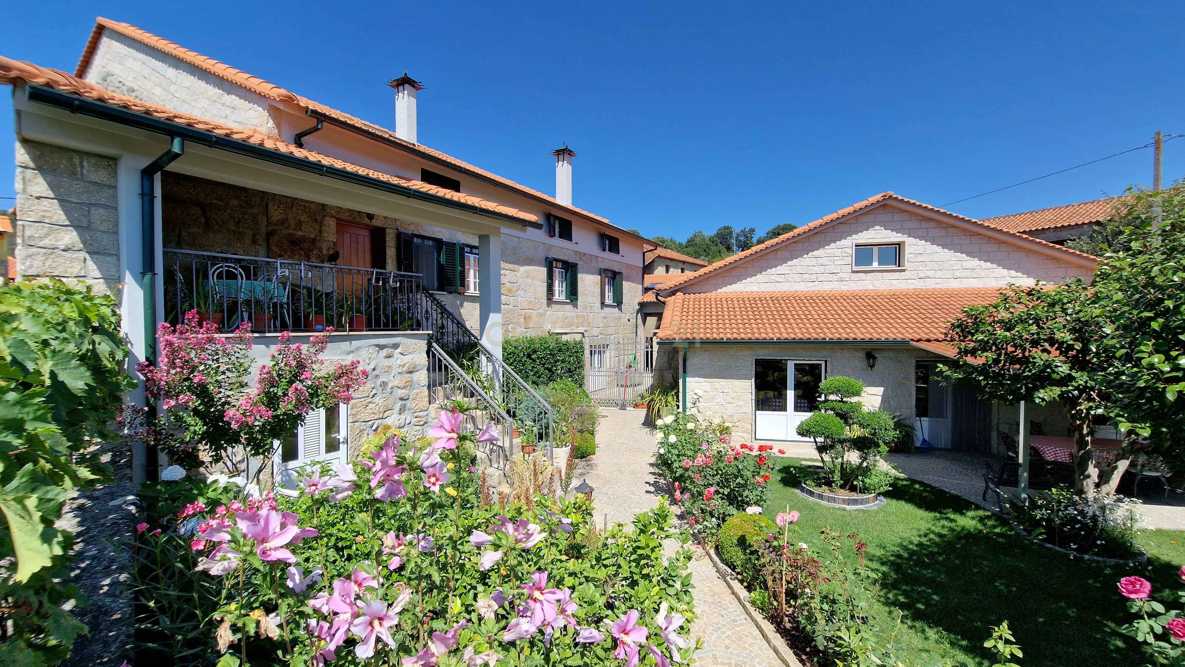 Moradia T7 em pedra com jardim, próxima da cidade de Viseu! - Image 28
