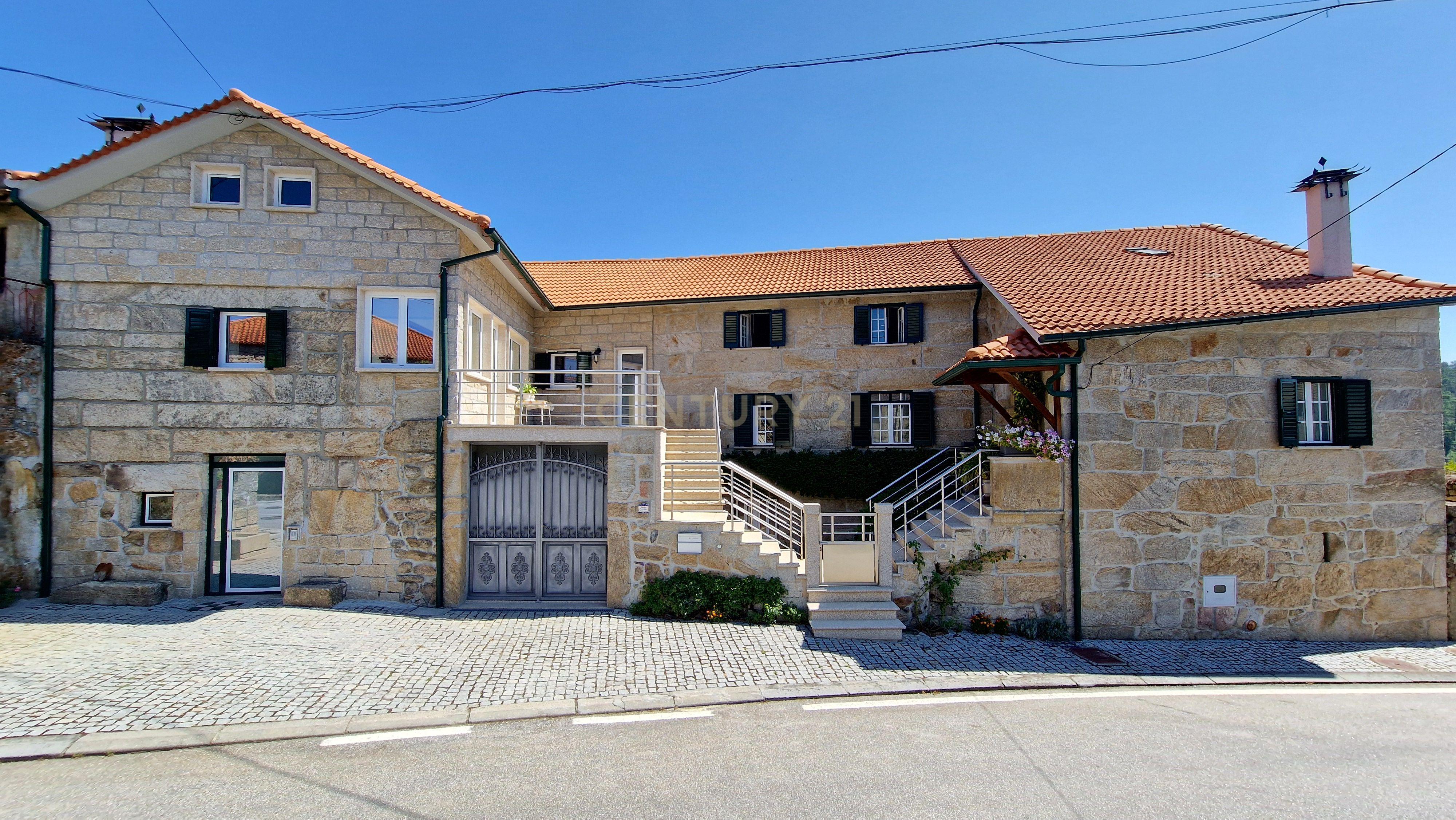 Moradia T7 em pedra com jardim, próxima da cidade de Viseu! - Image 9