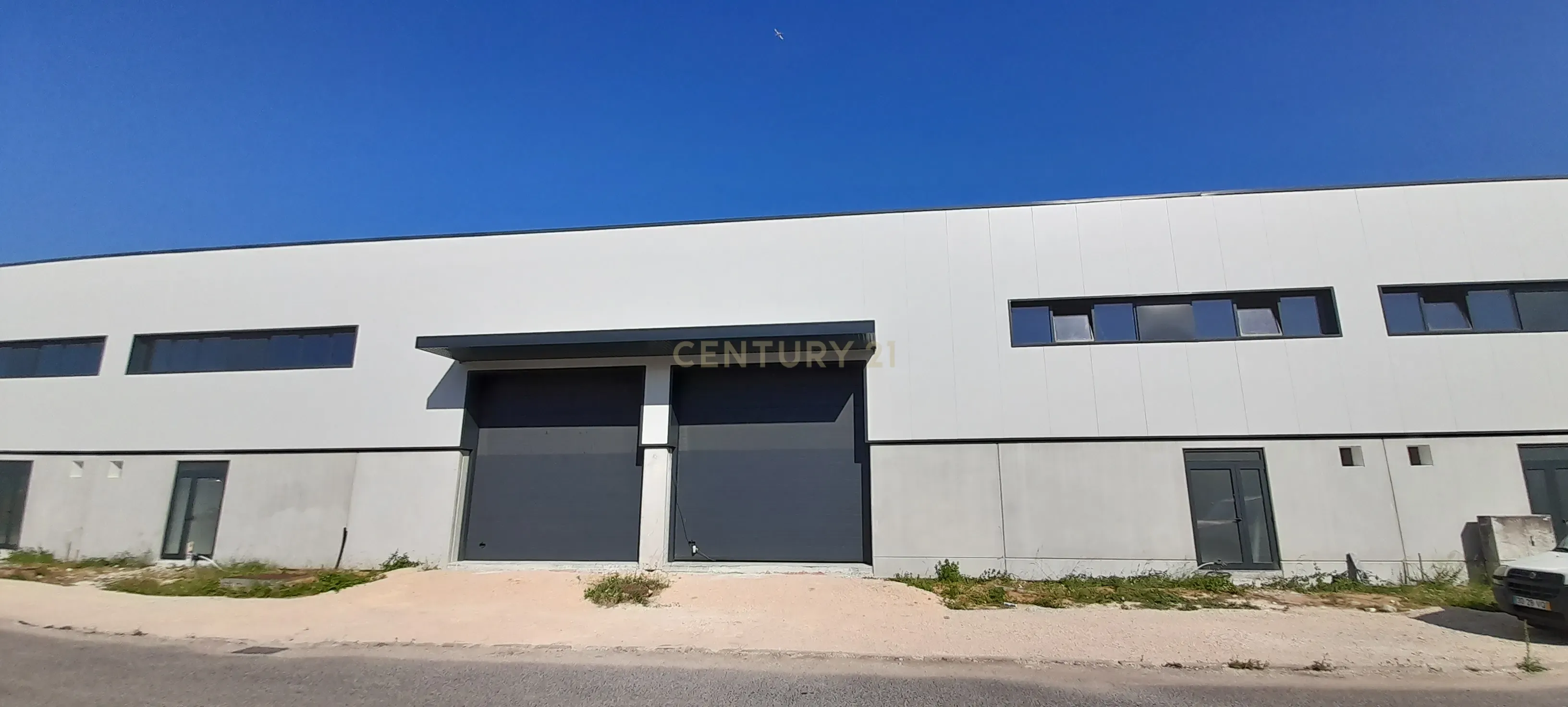 25 armazéns novos num parque industrial em Arruda dos Vinhos - Image 3