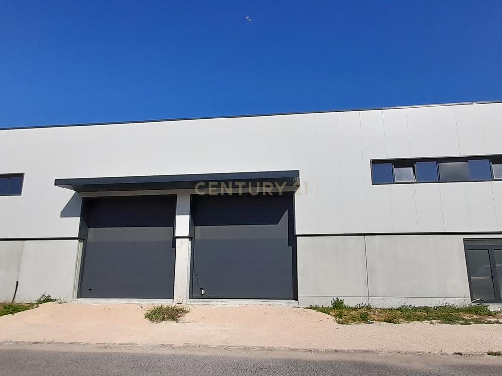 Armazém situado num condomínio fechado em Arruda dos Vinhos - Image 6