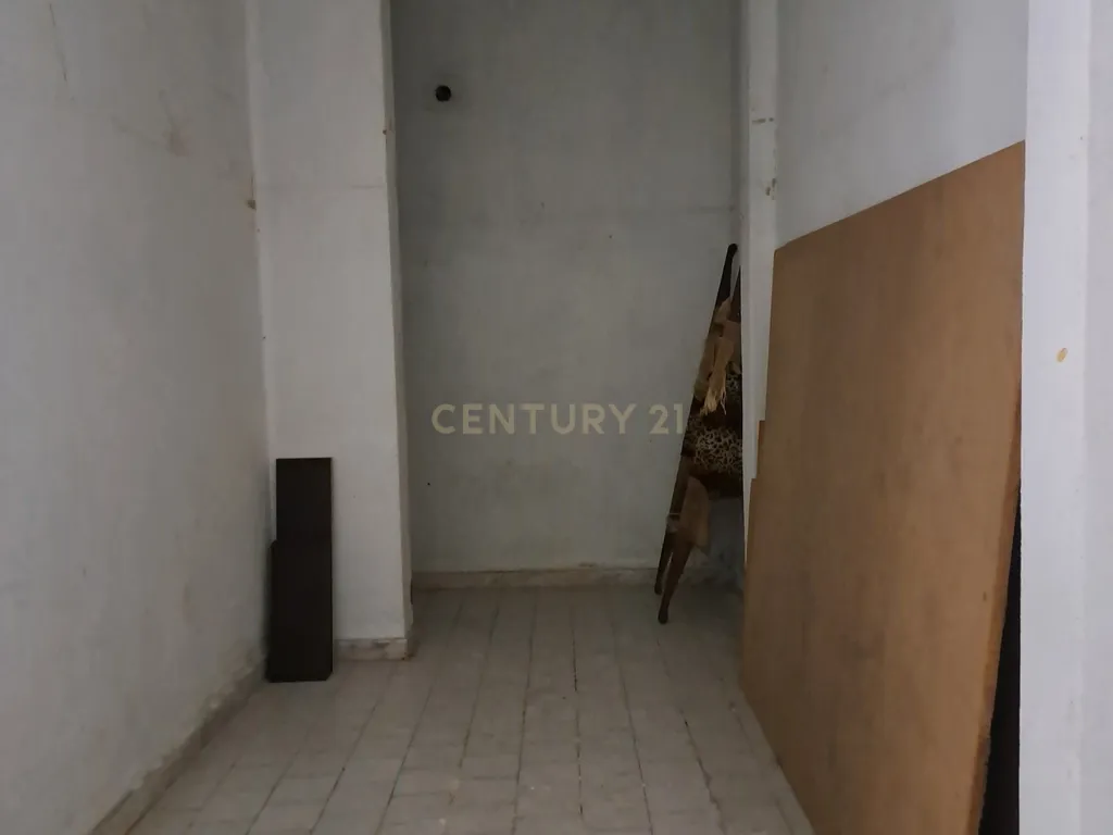 Garagem com 66 m2, para venda no Cacém - Image 3