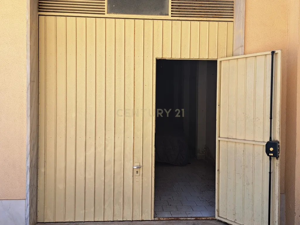 Garagem com 66 m2, para venda no Cacém - Image 1