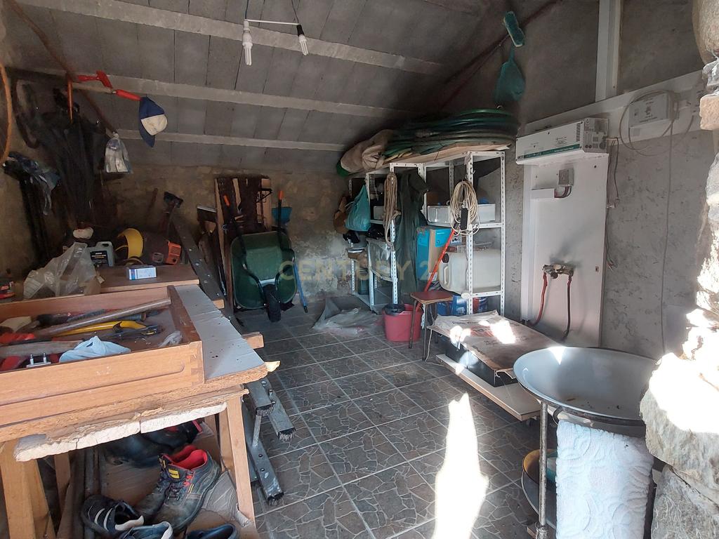Terreno Rústico com Construção em Penha Garcia - Image 26