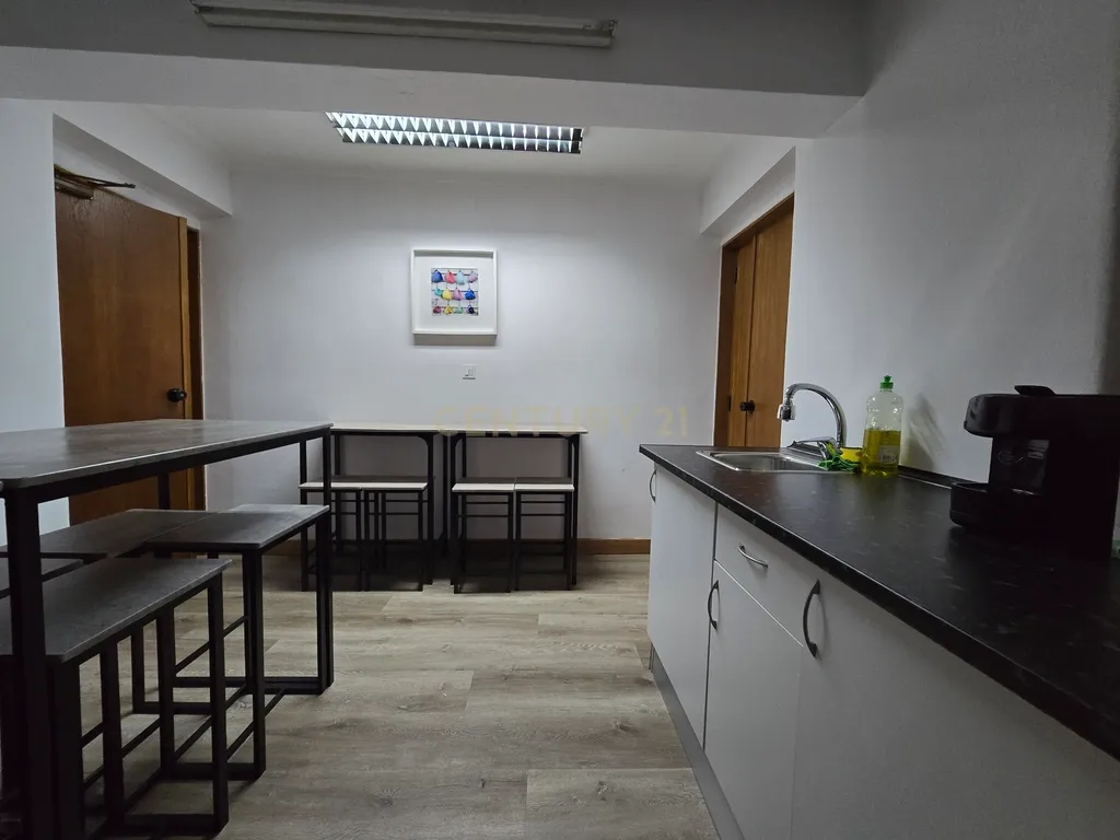 CoWorking - Sala Escritório - Arrendamento - Image 14
