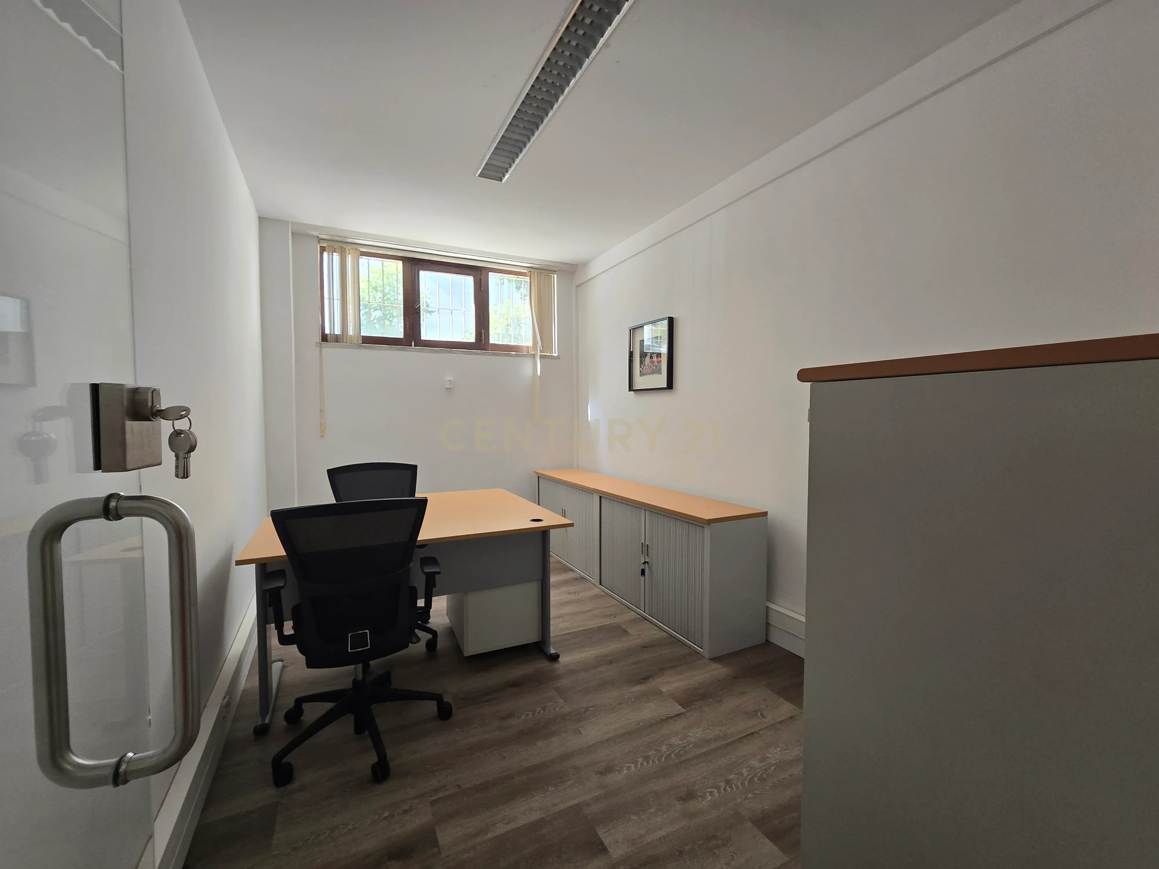CoWorking - Sala Escritório - Arrendamento - Image 1