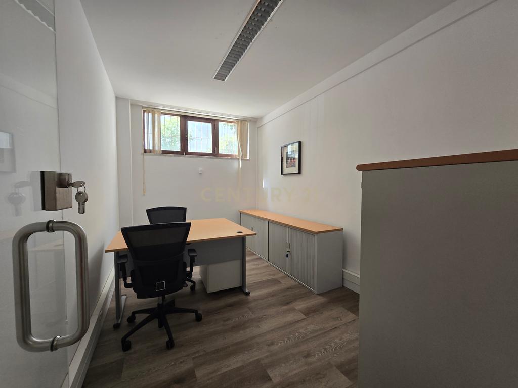 CoWorking - Sala Escritório - Arrendamento - Image 1