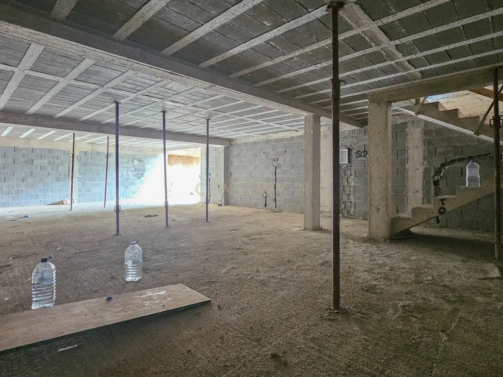 Moradia T4 | Contemporânea | Gambelas | PIscina Aquecida - Image 12