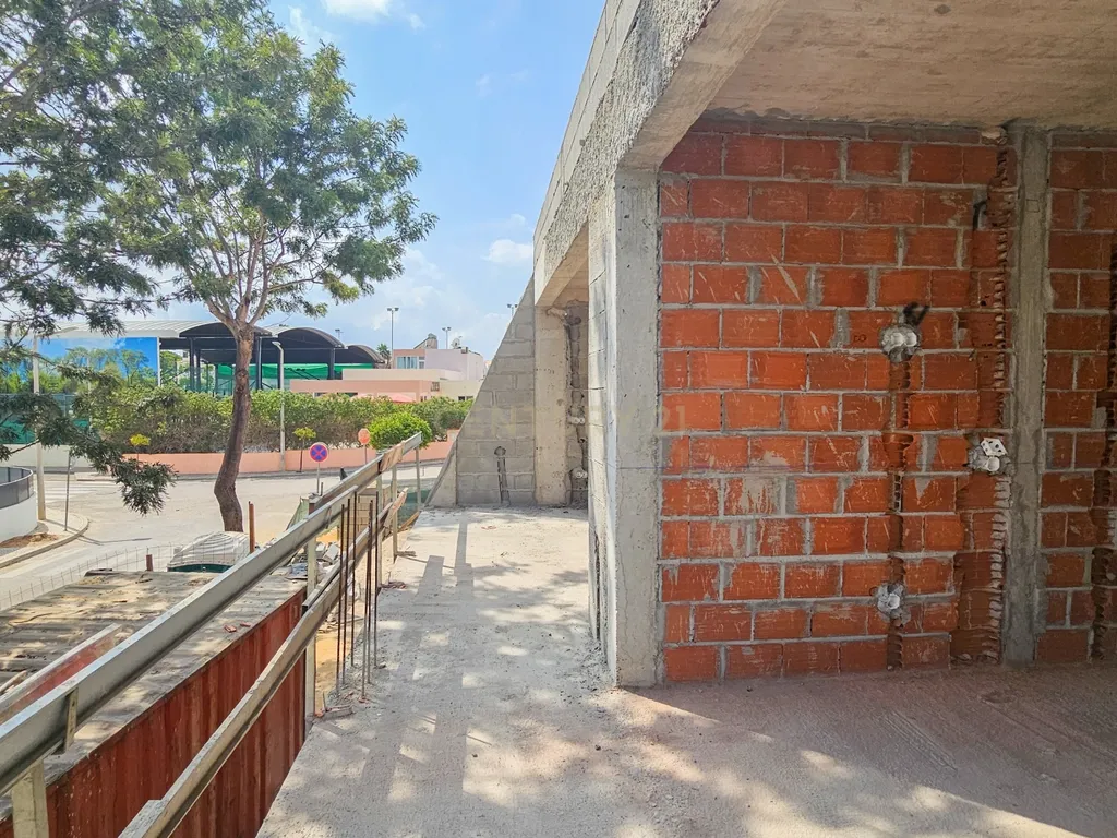 Moradia T4 | Contemporânea | Gambelas | PIscina Aquecida - Image 27