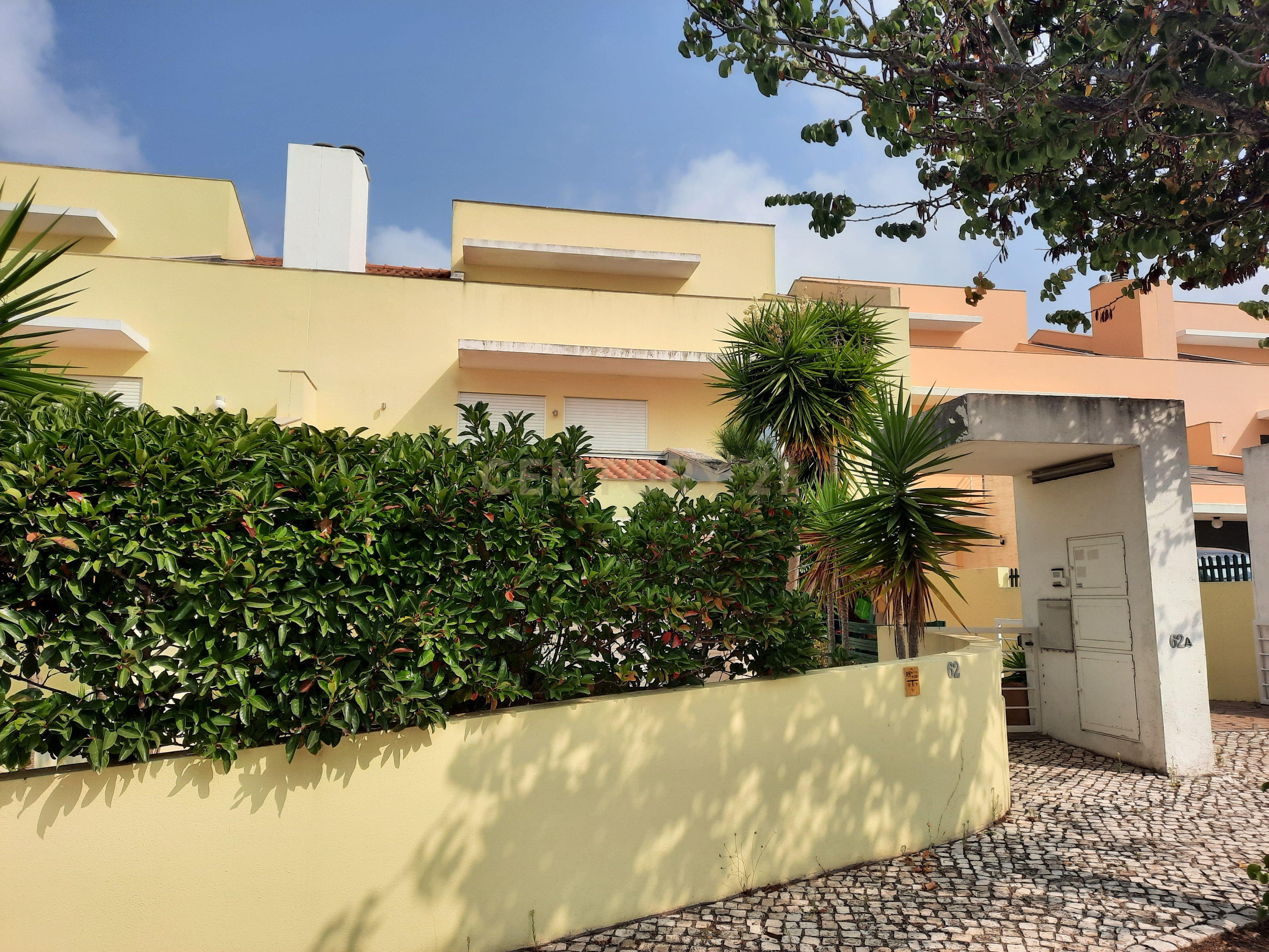Moradia T6 - Porto Salvo - Oeiras - Image 1