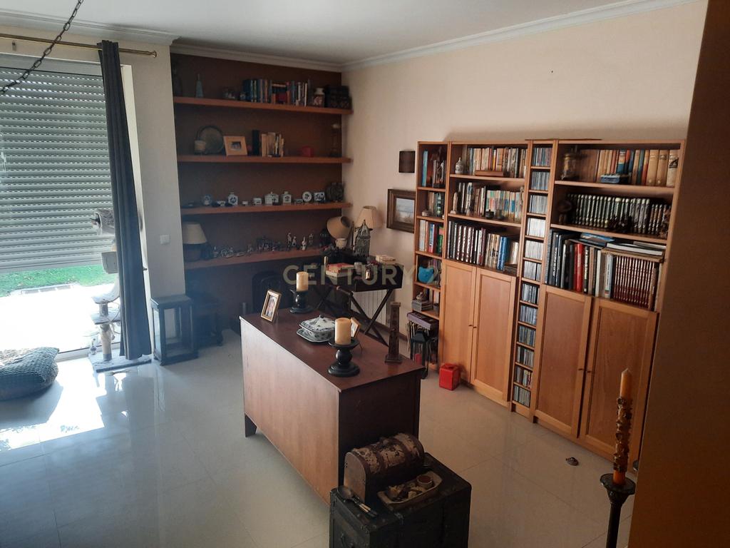 Moradia T6 - Porto Salvo - Oeiras - Image 31