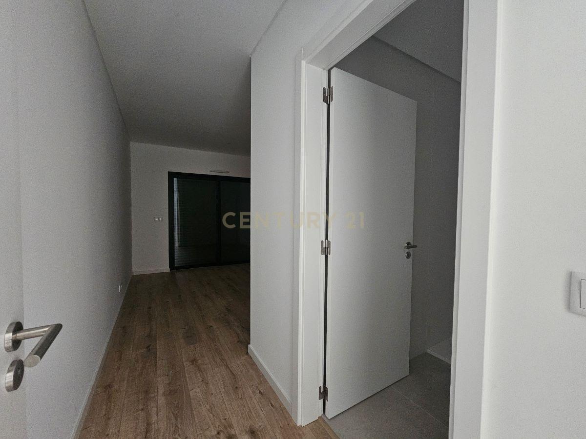 Apartamento T4 Top Floor com garagem em Box para 2 carros em Tavira - Image 15