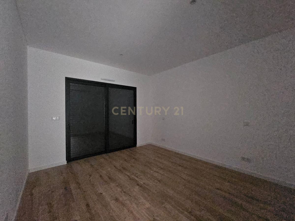 Apartamento T4 Top Floor com garagem em Box para 2 carros em Tavira - Image 14