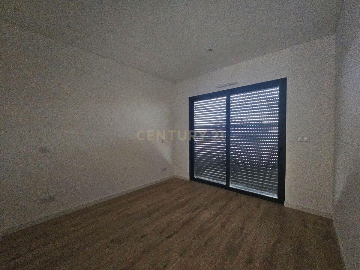 Apartamento T4 Top Floor com garagem em Box para 2 carros em Tavira - Image 10