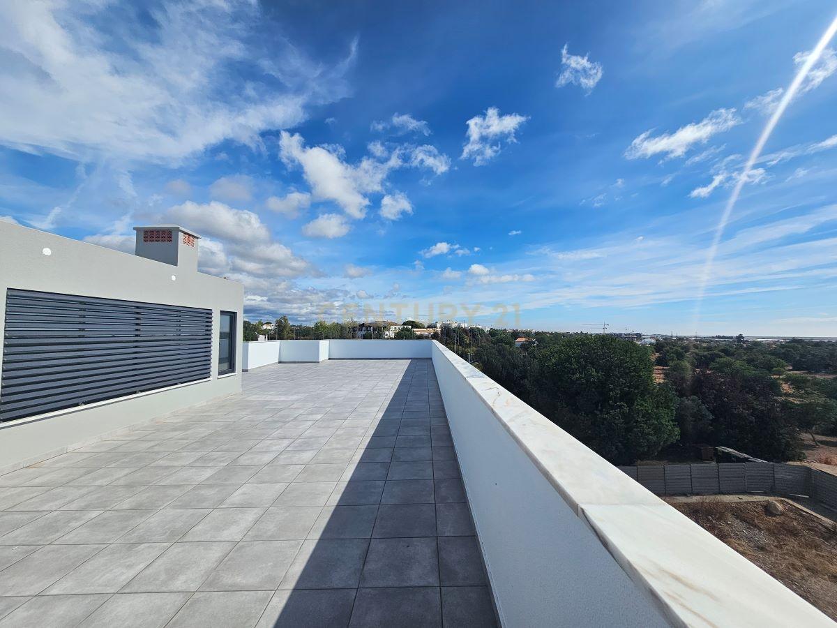 Apartamento T4 Top Floor com garagem em Box para 2 carros em Tavira - Image 20