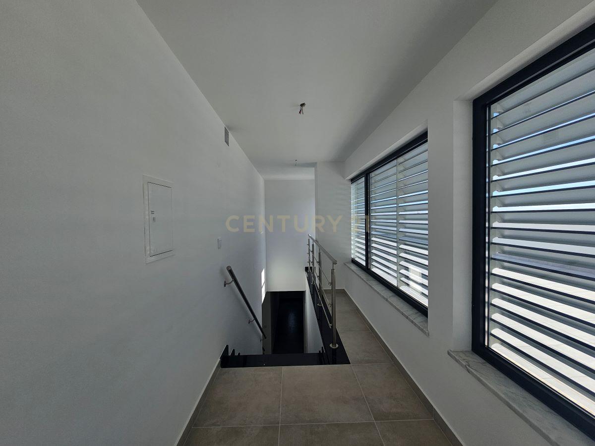 Apartamento T4 Top Floor com garagem em Box para 2 carros em Tavira - Image 19