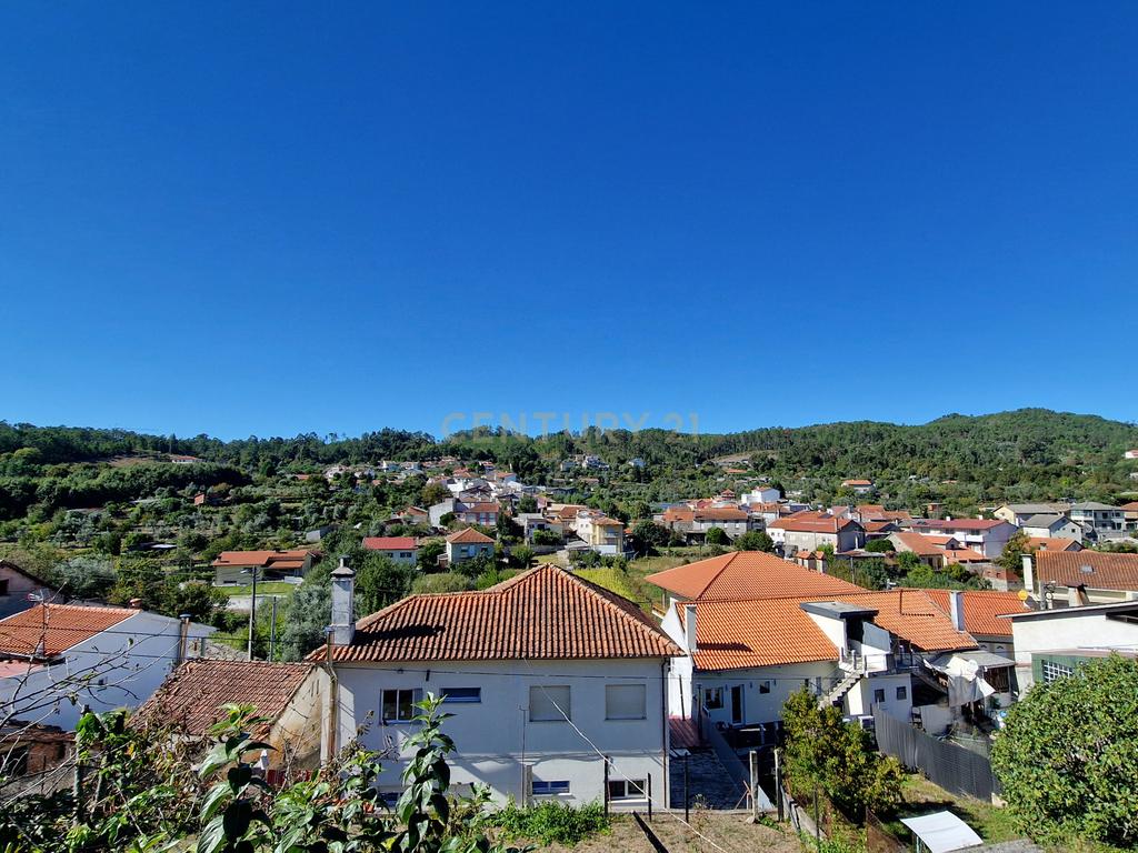 Arrumo em pedra com potencial para habitação – Ótima oportunidade de investimento em Orgens - Viseu - Image 3