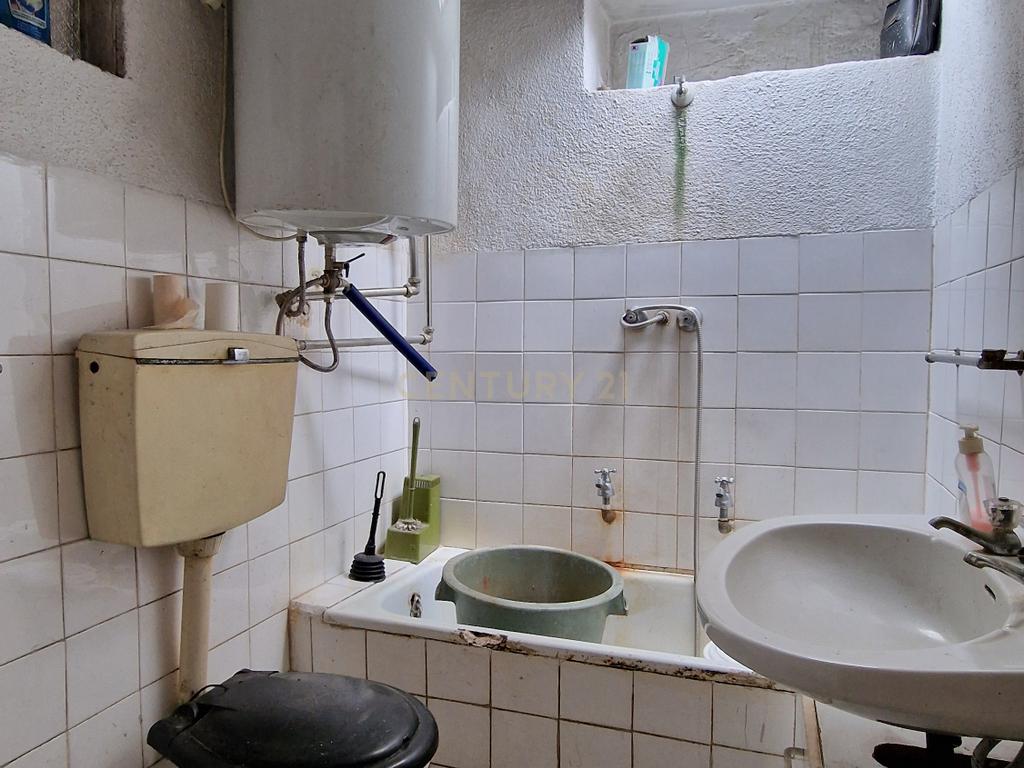 Moradia de pedra em banda com terraço em Fragosela, Viseu. Excelente para Investimento! - Image 8