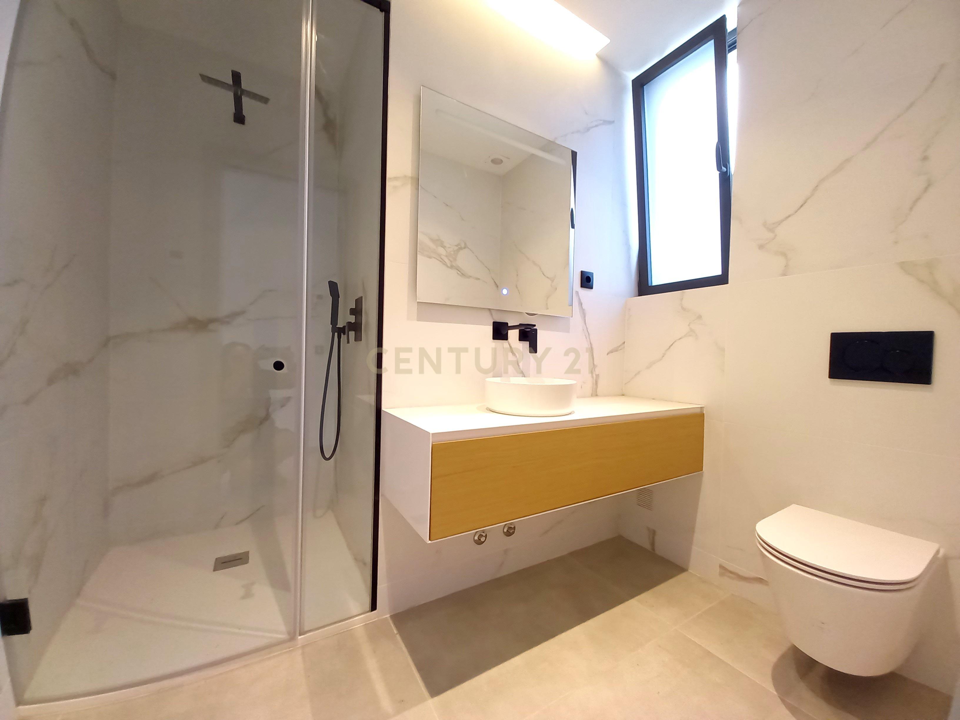 "Moradia Isolada Nova na Marina de Albufeira — Qualidade de Vida com Conforto Moderno" - Image 18