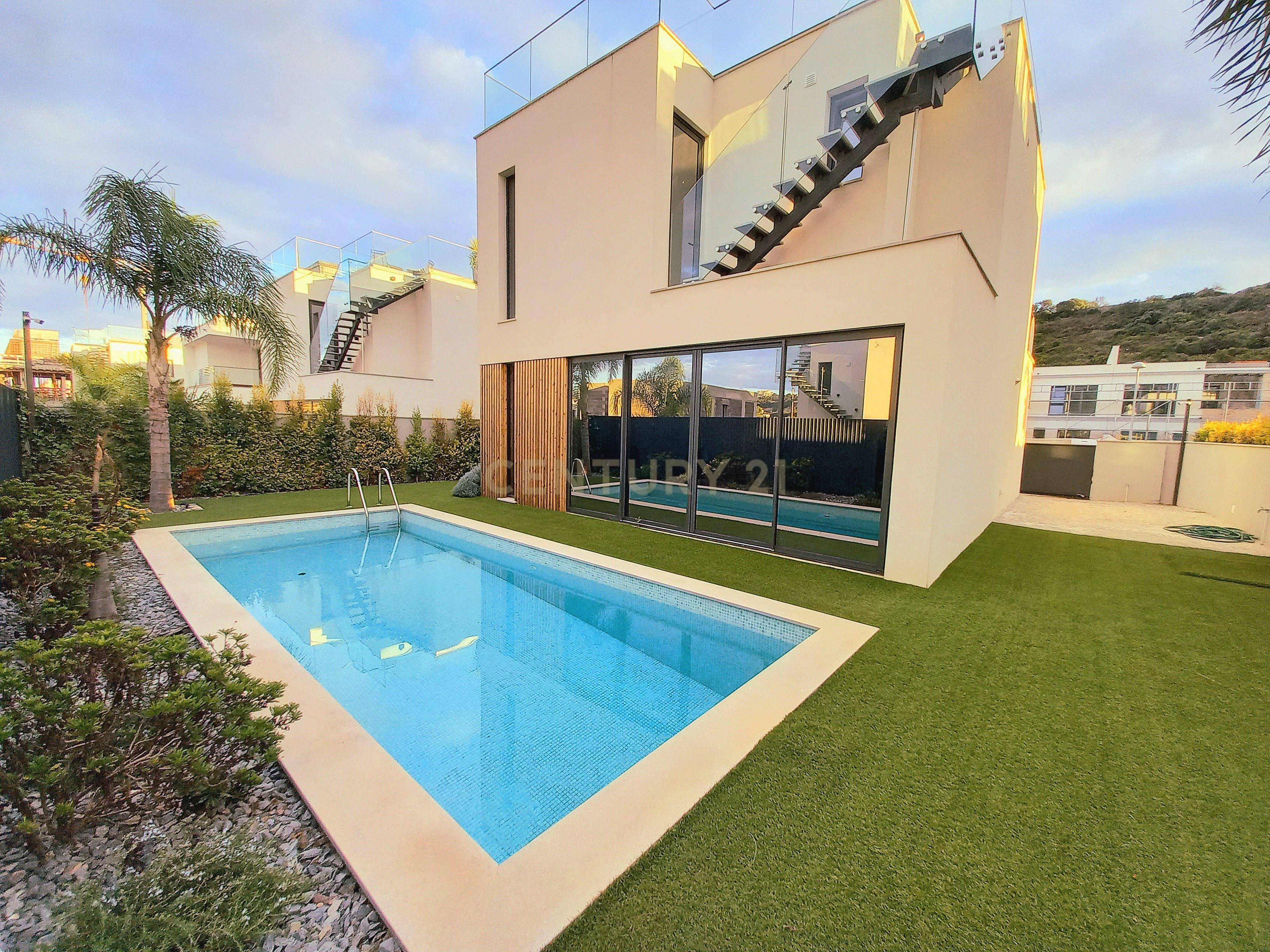 "Moradia Isolada Nova na Marina de Albufeira — Qualidade de Vida com Conforto Moderno" - Image 36