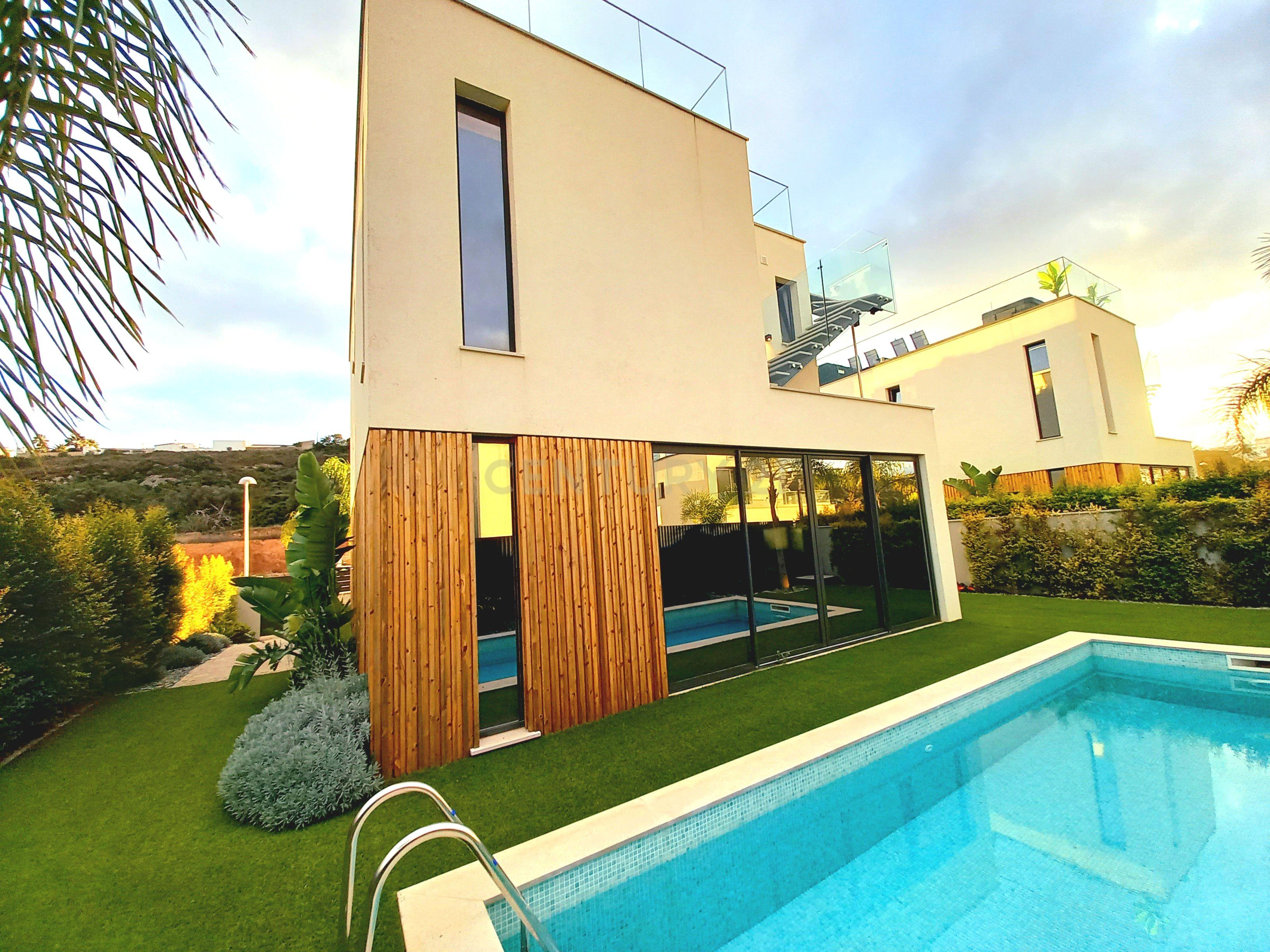 "Moradia Isolada Nova na Marina de Albufeira — Qualidade de Vida com Conforto Moderno" - Image 31