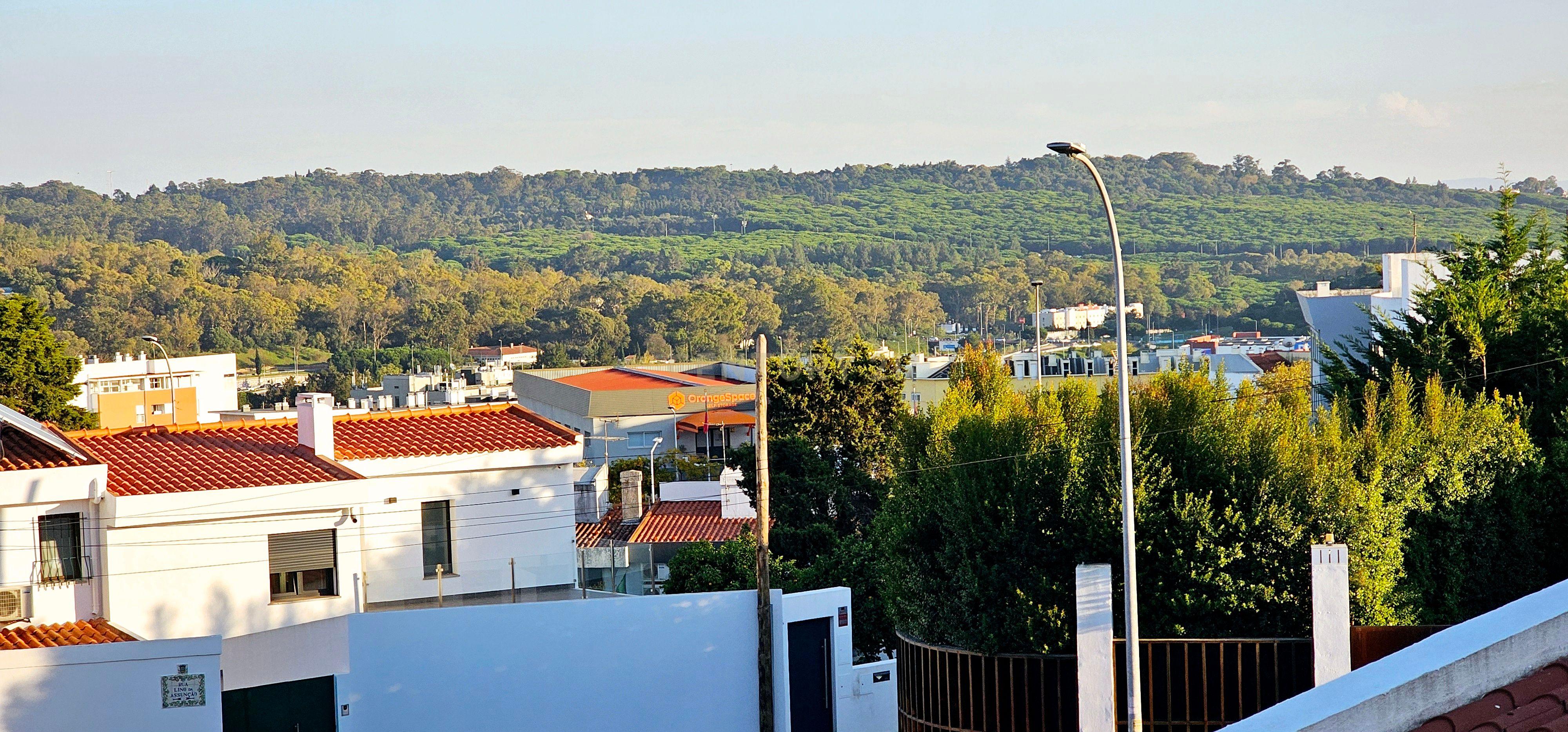 Moradia T5 c/ Terraço e Jardim  Lisboa / Alfragide - Image 19