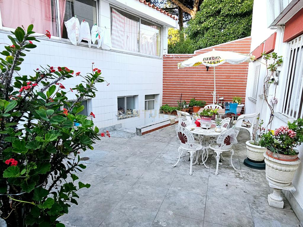 Moradia T5 c/ Terraço e Jardim  Lisboa / Alfragide  - Image 2