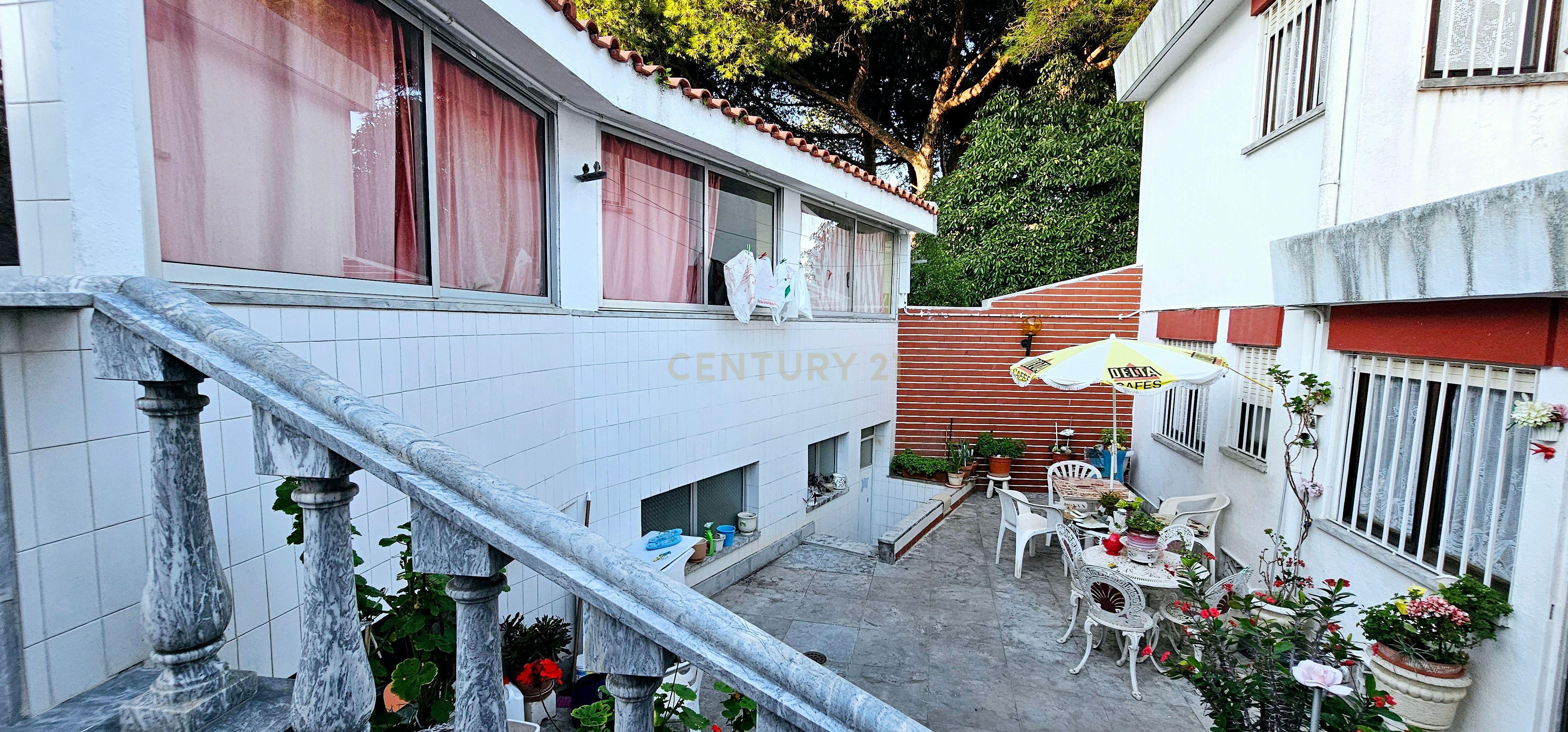 Moradia T5 c/ Terraço e Jardim  Lisboa / Alfragide - Image 23