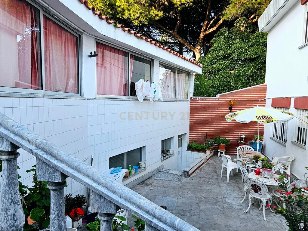 Moradia T5 c/ Terraço e Jardim  Lisboa / Alfragide  - Image 3