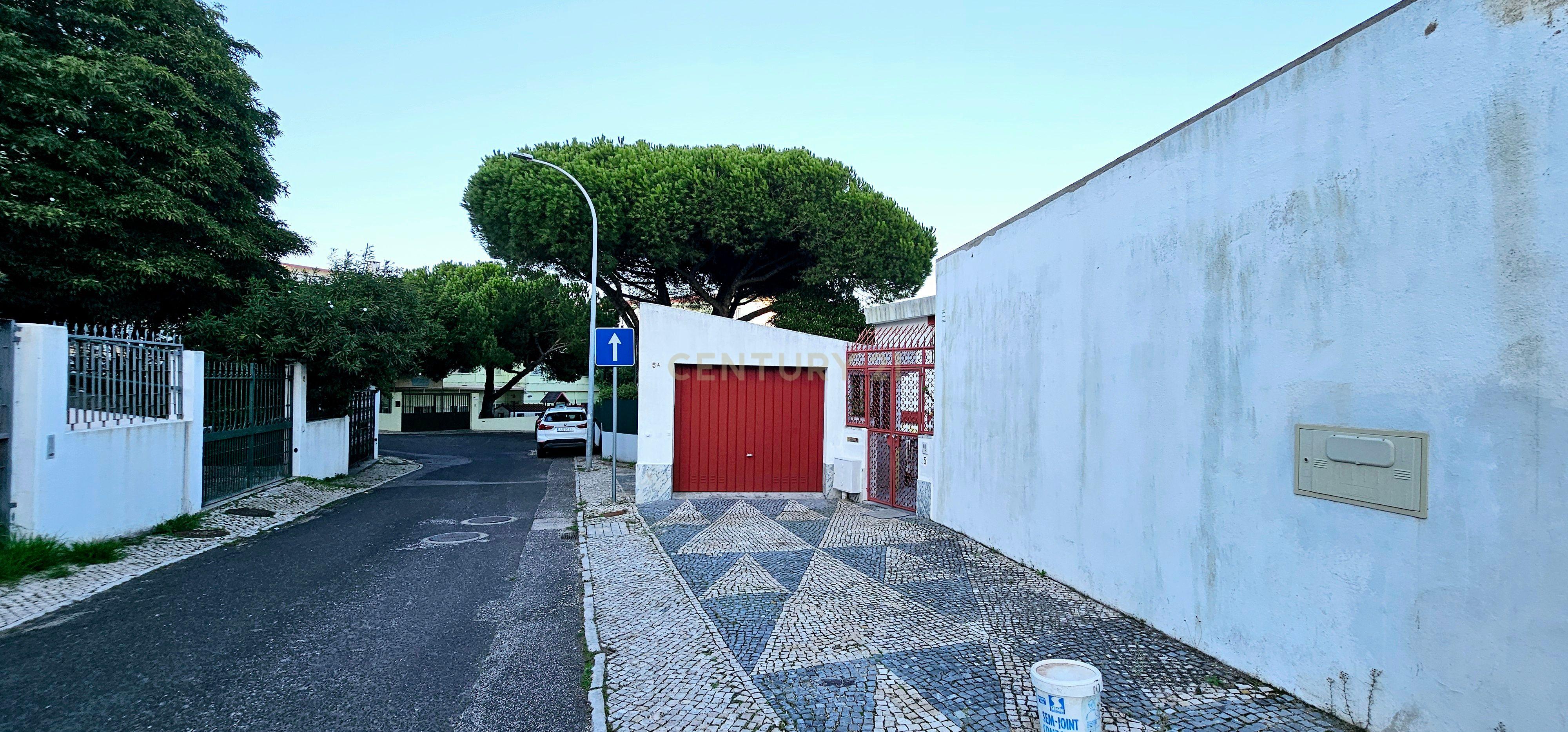 Moradia T5 c/ Terraço e Jardim  Lisboa / Alfragide - Image 27