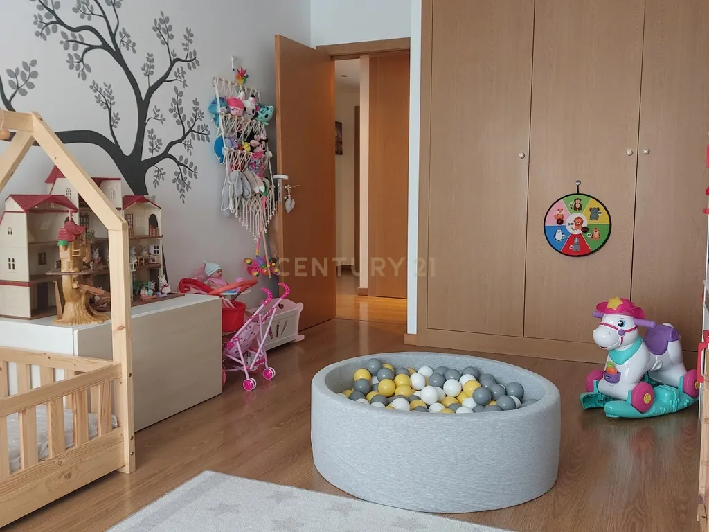 Apartamento T3 com parqueamento Palhais - Barreiro - Image 25