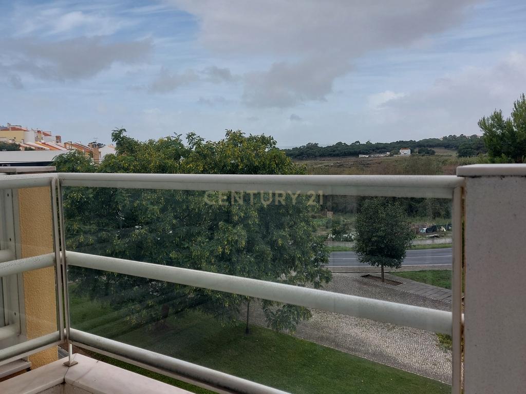 Apartamento T3 com parqueamento Palhais - Barreiro - Image 40