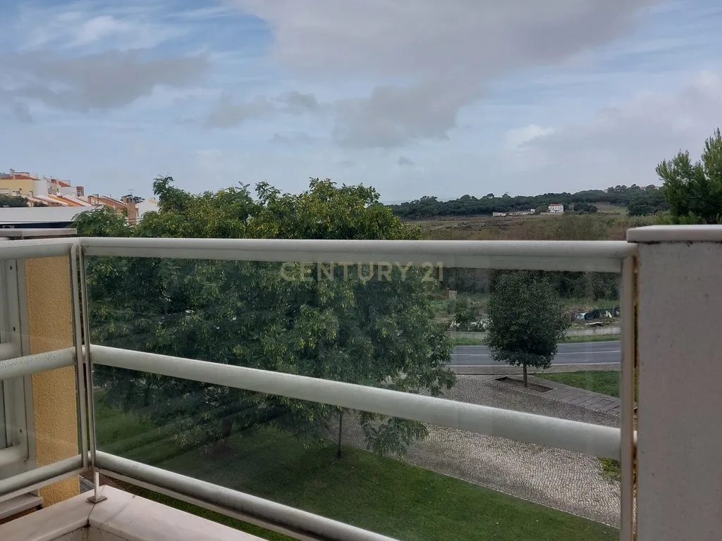 Apartamento T3 com parqueamento Palhais - Barreiro - Image 40