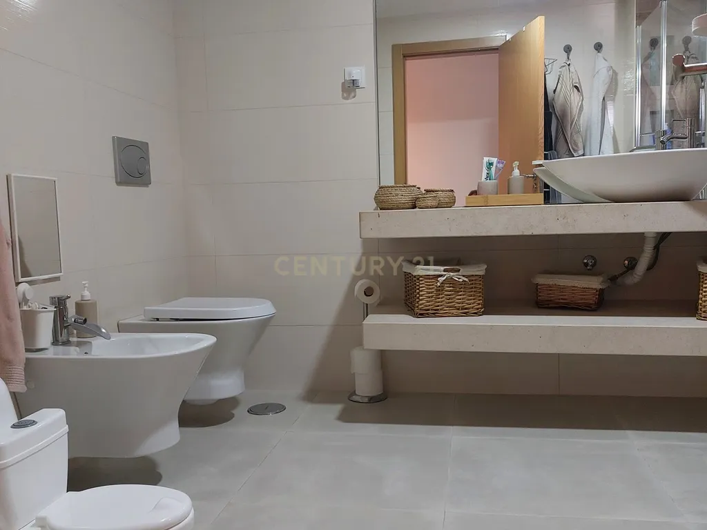 Apartamento T3 com parqueamento Palhais - Barreiro - Image 17
