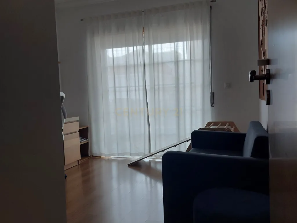 Apartamento T3 com parqueamento Palhais - Barreiro - Image 26