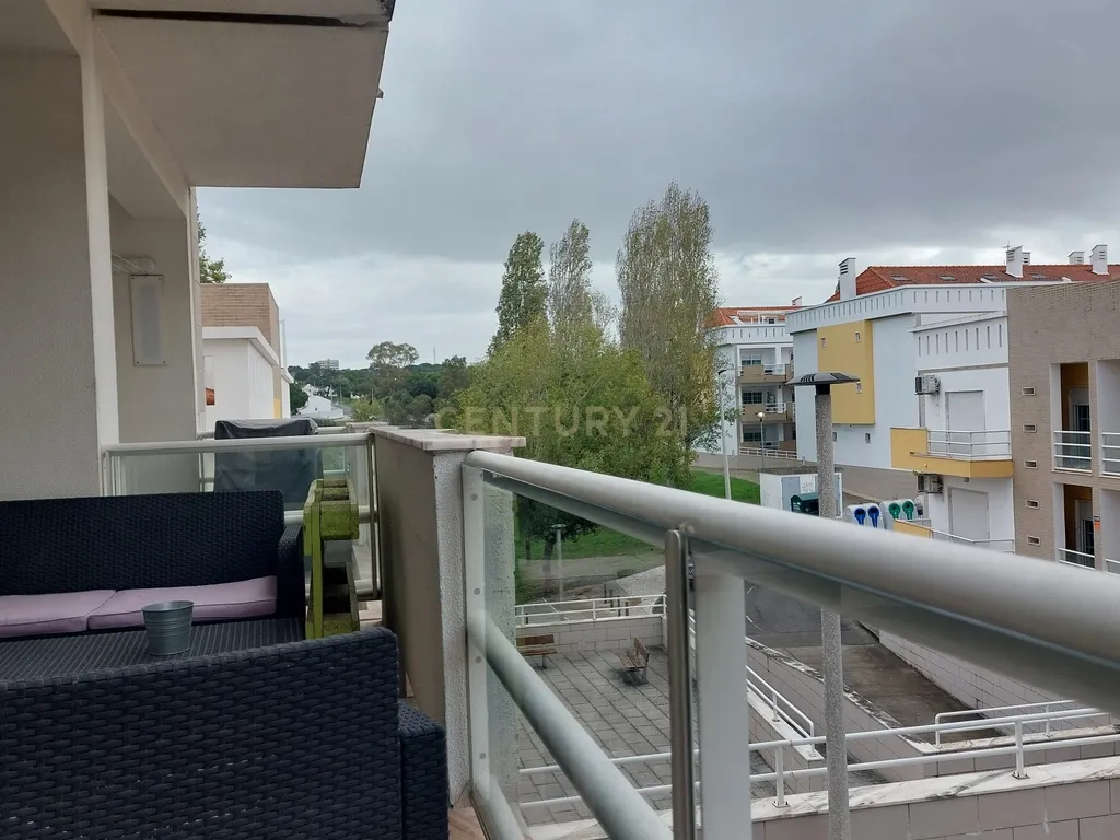 Apartamento T3 com parqueamento Palhais - Barreiro - Image 37