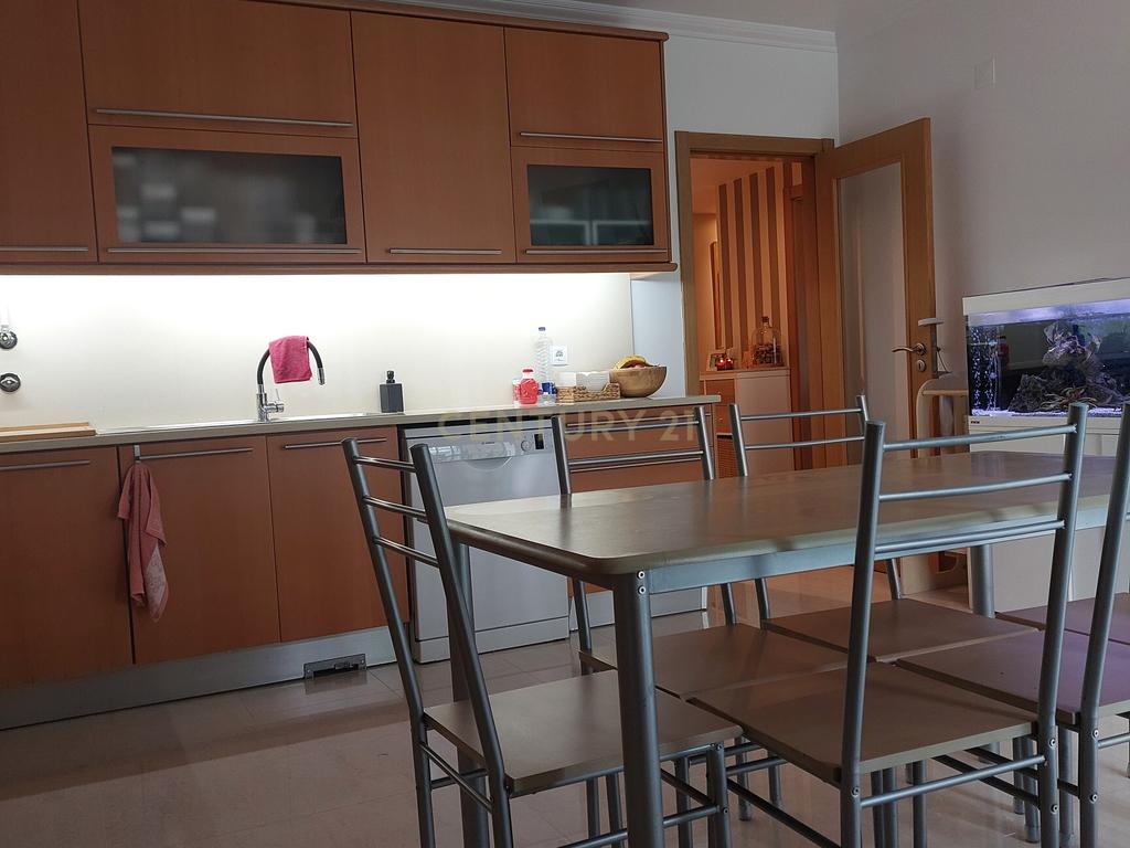 Apartamento T3 com parqueamento Palhais - Barreiro - Image 13