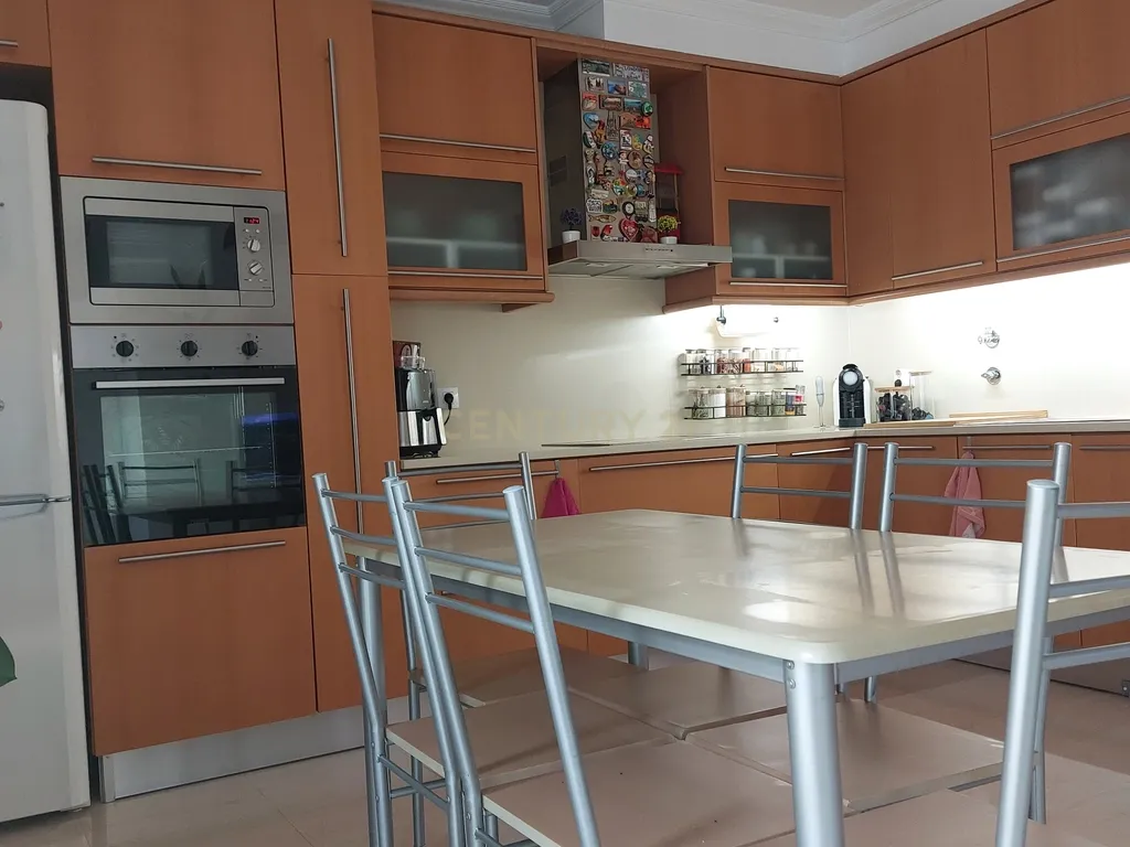 Apartamento T3 com parqueamento Palhais - Barreiro - Image 12