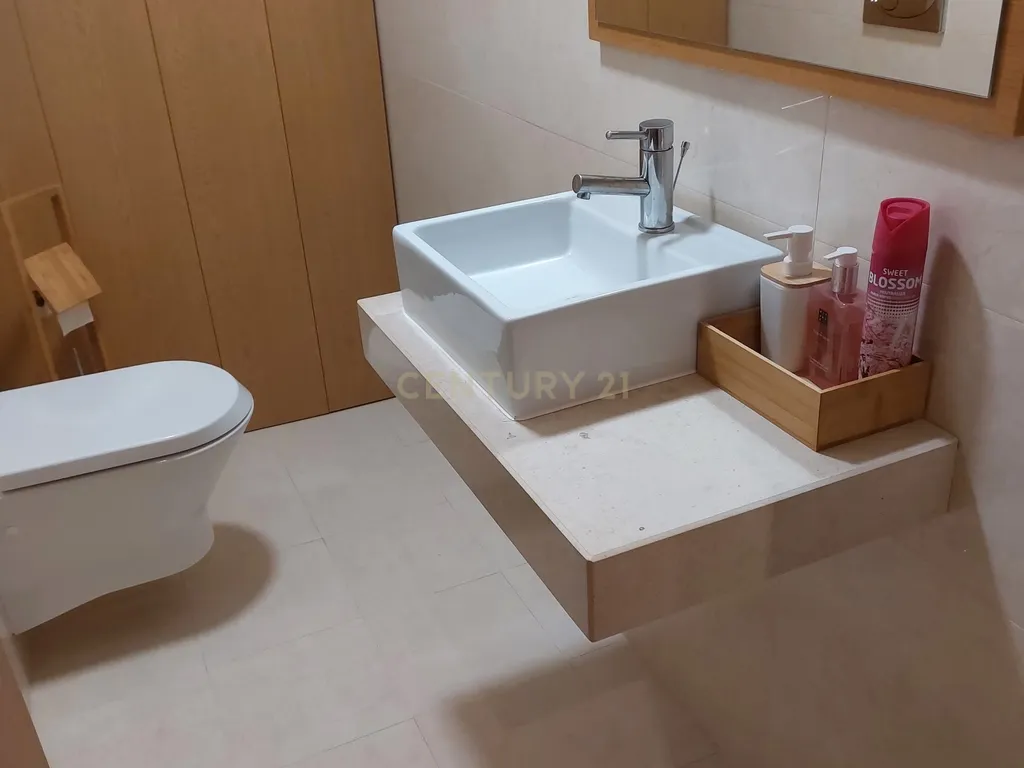 Apartamento T3 com parqueamento Palhais - Barreiro - Image 16