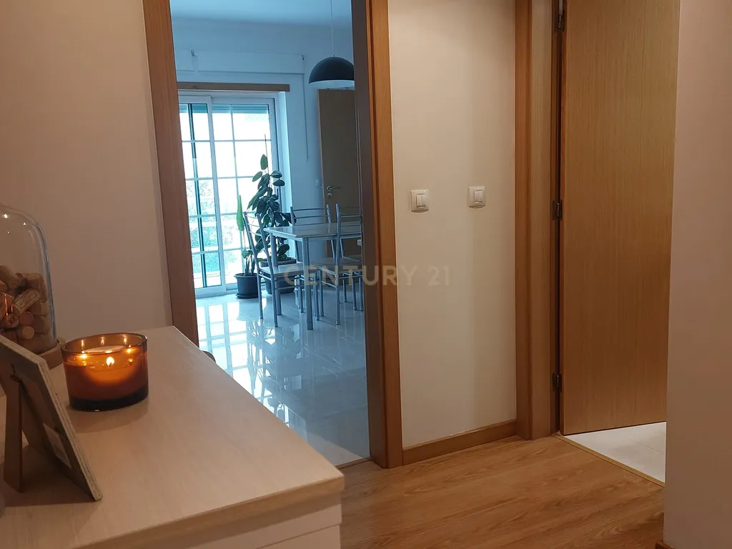 Apartamento T3 com parqueamento Palhais - Barreiro - Image 10