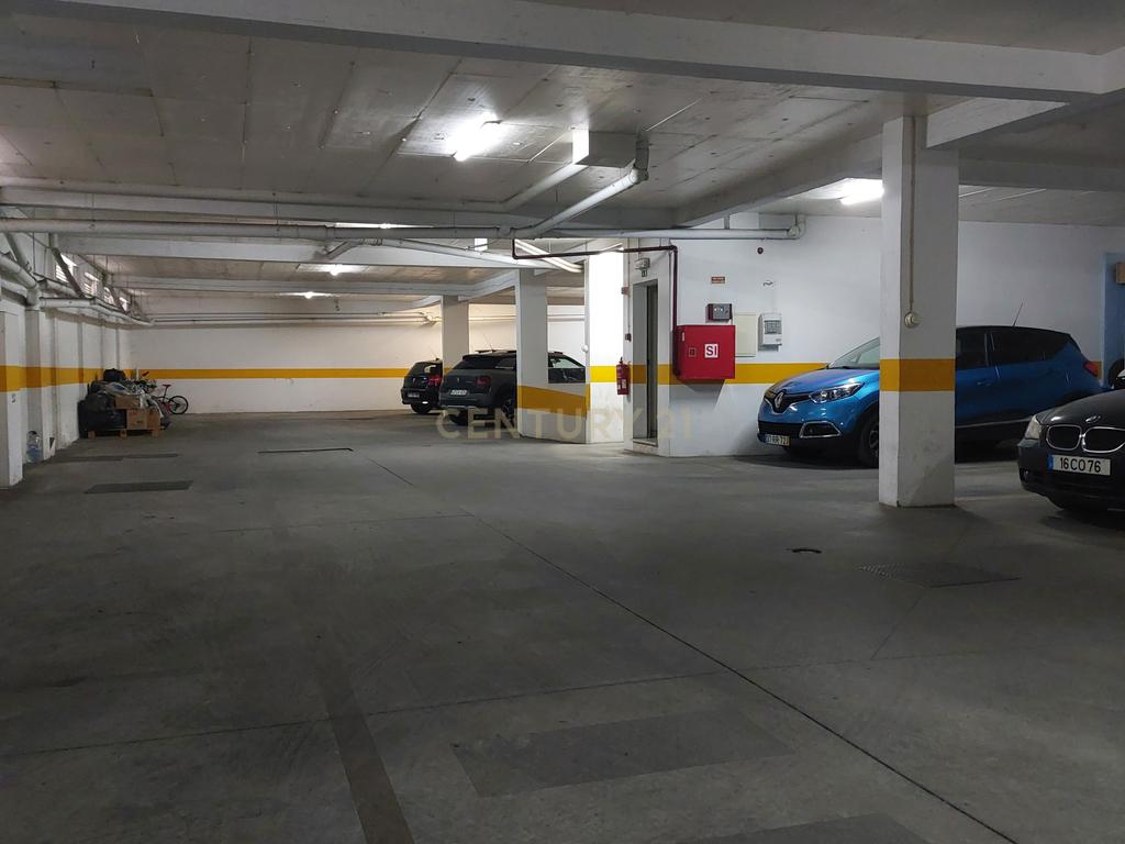 Apartamento T3 com parqueamento Palhais - Barreiro - Image 39