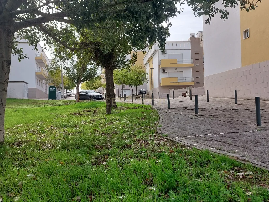 Apartamento T3 com parqueamento Palhais - Barreiro - Image 30
