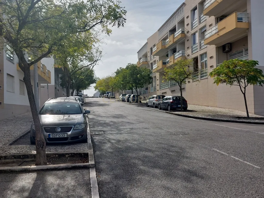 Apartamento T3 com parqueamento Palhais - Barreiro - Image 35
