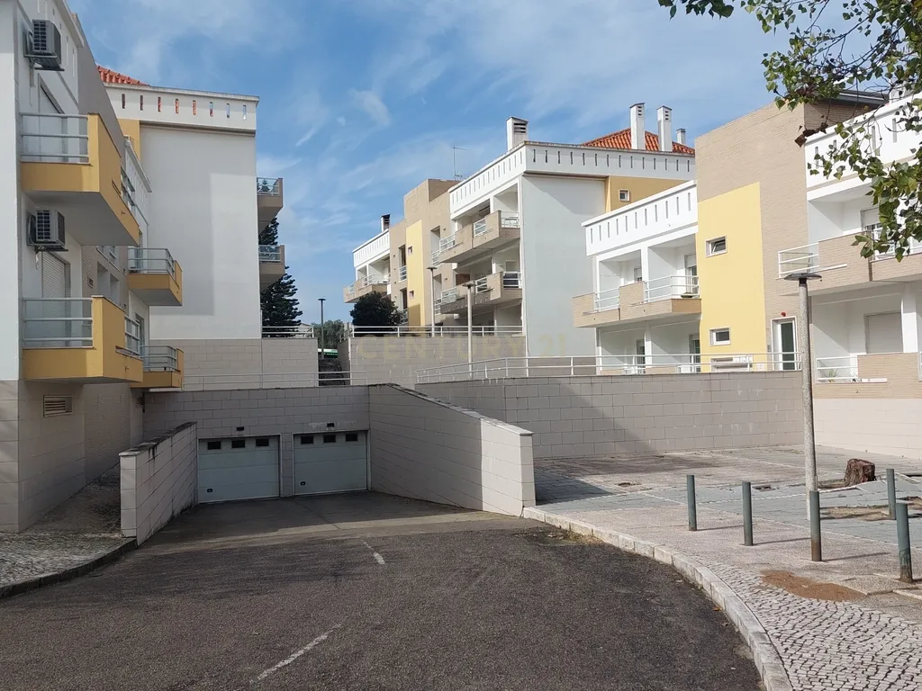 Apartamento T3 com parqueamento Palhais - Barreiro - Image 36