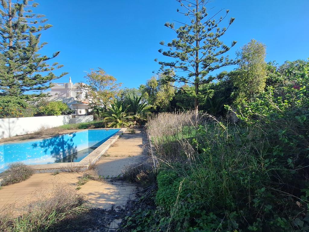Terreno com projecto aprovado em Albufeira na zona do Pateo com 791m2 - Image 2