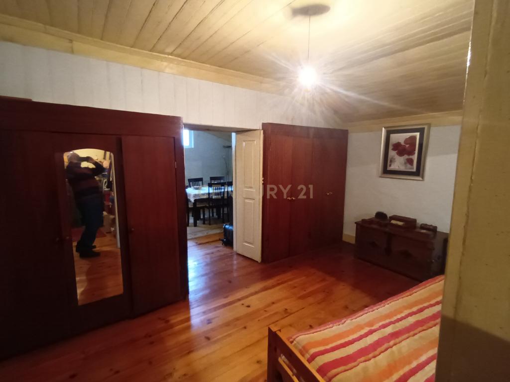 Moradia três quartos - Image 8