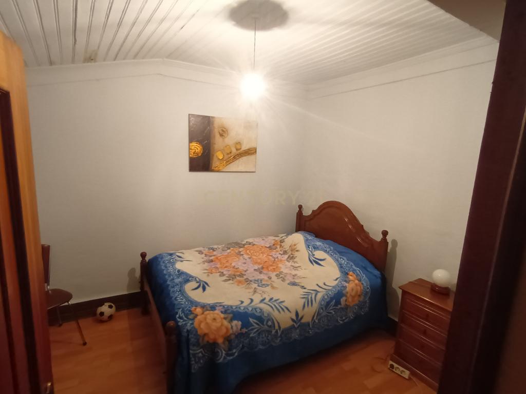 Moradia três quartos - Image 10