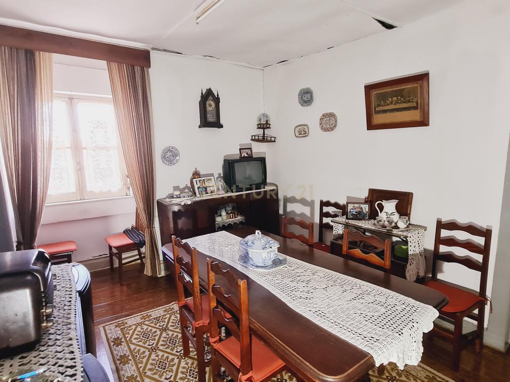 Moradia T6 + Comércio - centro da Vila de Condeixa-a-Nova (Coimbra) - Image 30
