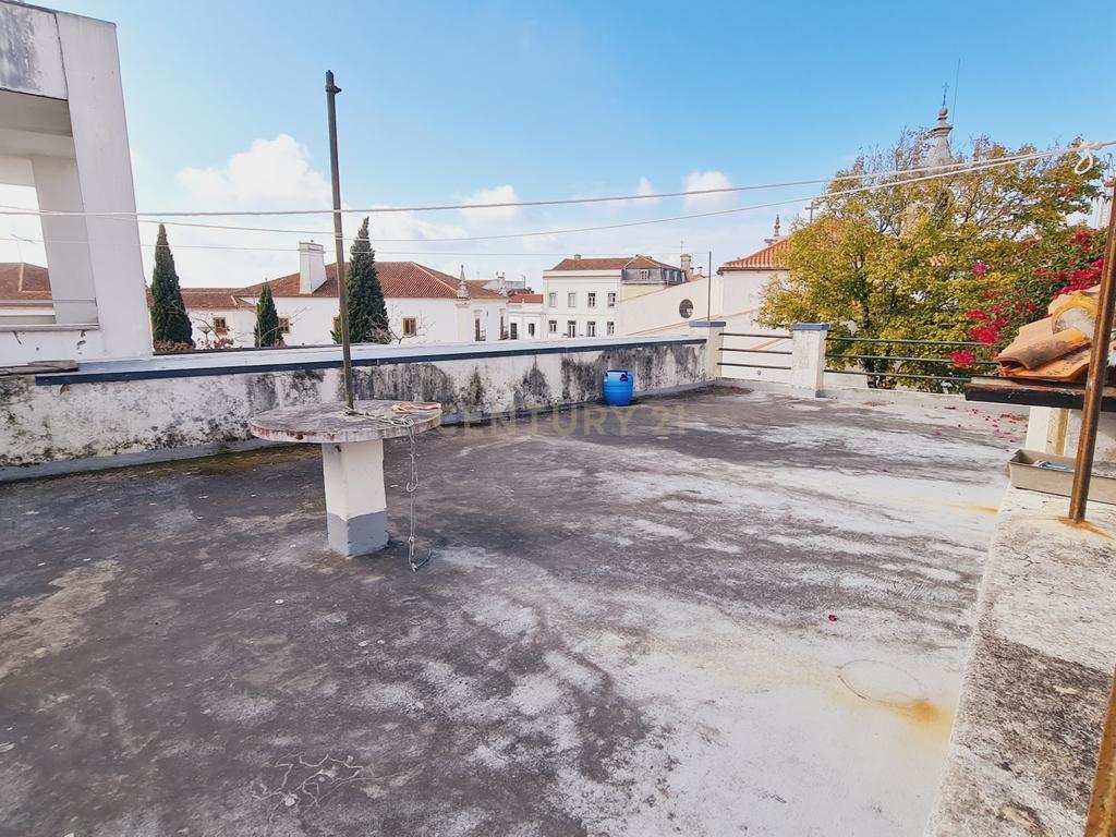 Moradia T6 + Comércio - centro da Vila de Condeixa-a-Nova (Coimbra) - Image 37