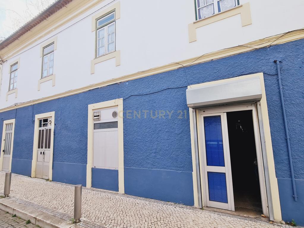 Moradia T6 + Comércio - centro da Vila de Condeixa-a-Nova (Coimbra) - Image 8